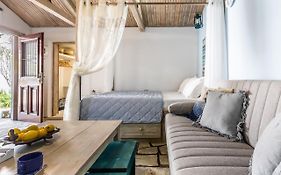 Yianna Cottage Studios